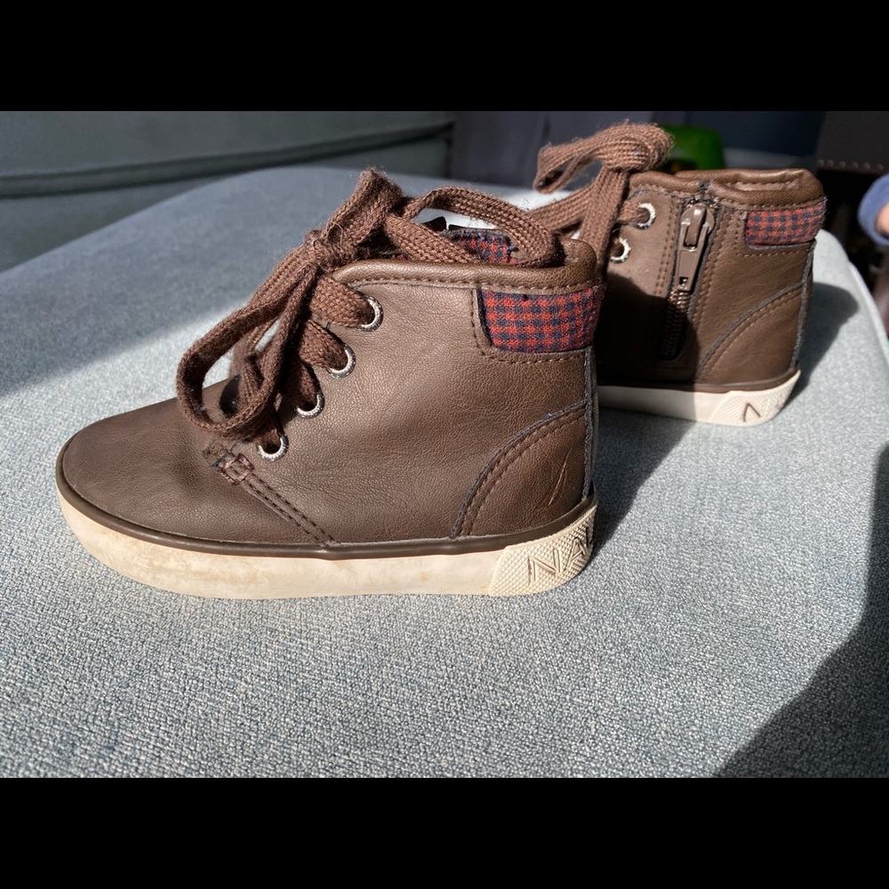 Nautica Toddler Chukka Boots Size 7 Brown
